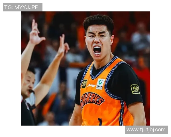 上海男篮与天津男篮激战正酣谁能在这场对决中笑到最后